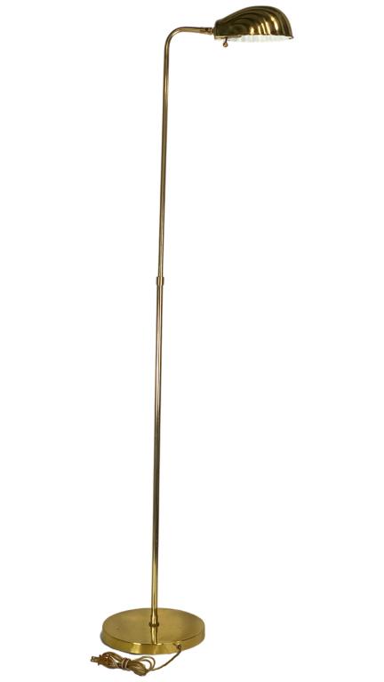 Frederick Cooper MCM Clam Shell Brass Floor Lamp: Mid Century Modern Frederick Cooper Adjustable Clam Shell Brass Floor Lamp. 61" at highest Position.