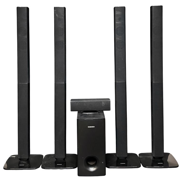 Samsung PS-RTZ515 Home Theater Speaker System: Samsung PS-RTZ515 Home Theater Speaker System. 5 Speakers- Front and Rear & Subwoofer. Good Working Condition.