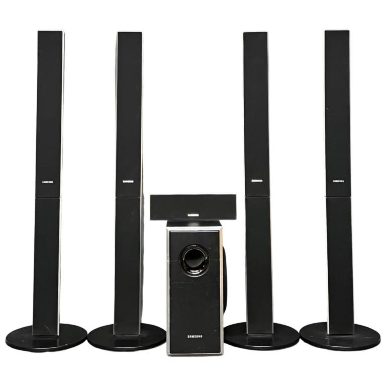 Samsung PS-RTQ85 Home Theater Speaker System: Samsung PS-RTQ85 Home Theater Speaker System. 5 Speakers- Front and Rear & Subwoofer. Good Working Condition.
