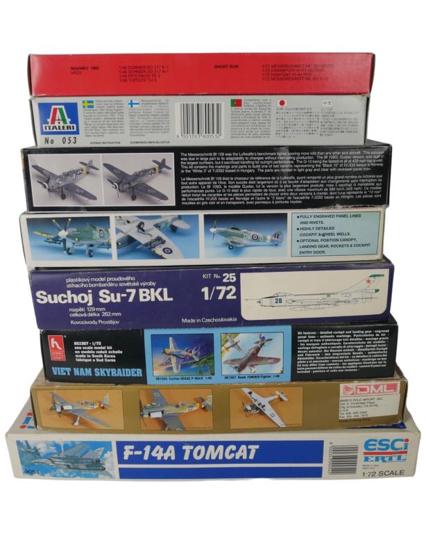 Lot of Vintage Plastic Model Kits- Airplanes (1 of 6)