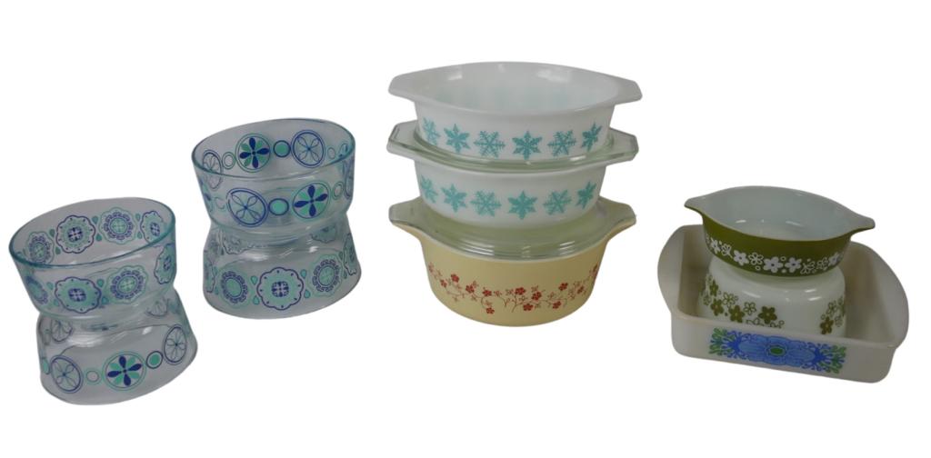 Vintage Pyrex Bowls, Casserole & Oven Ware (1 of 8)