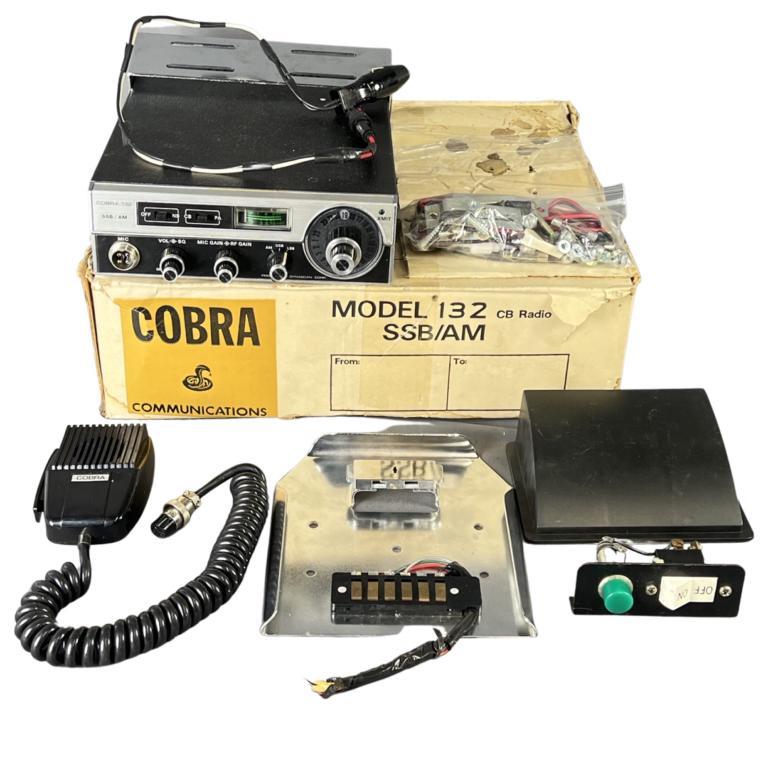 Cobra 132A Citizens Band 2-Way CB Radio (1 of 5)
