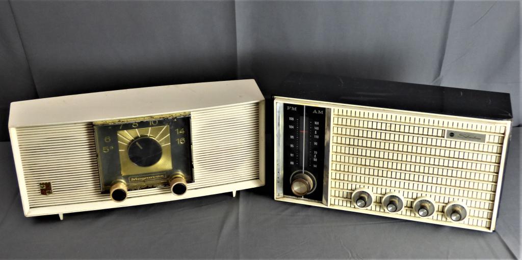Two Vintage Radios- Magnavox & Silvertone (1 of 15)