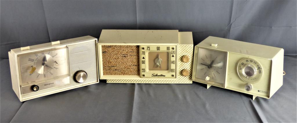 Lot of Vintage Clock Radios- Westinghouse, Silvero (1 of 16)