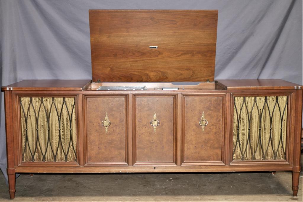1967 Zenith X940 Stereo Console Cabinet Radio (1 of 13)