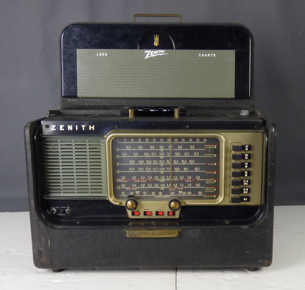 Vintage Zenith Super DeLux  Trans-Oceanic Radio (1 of 7)
