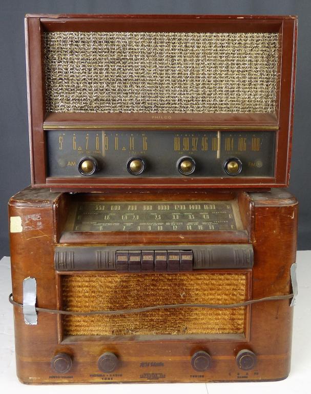 Two Vintage Tube Radios- Philco & RCA Victor (1 of 9)