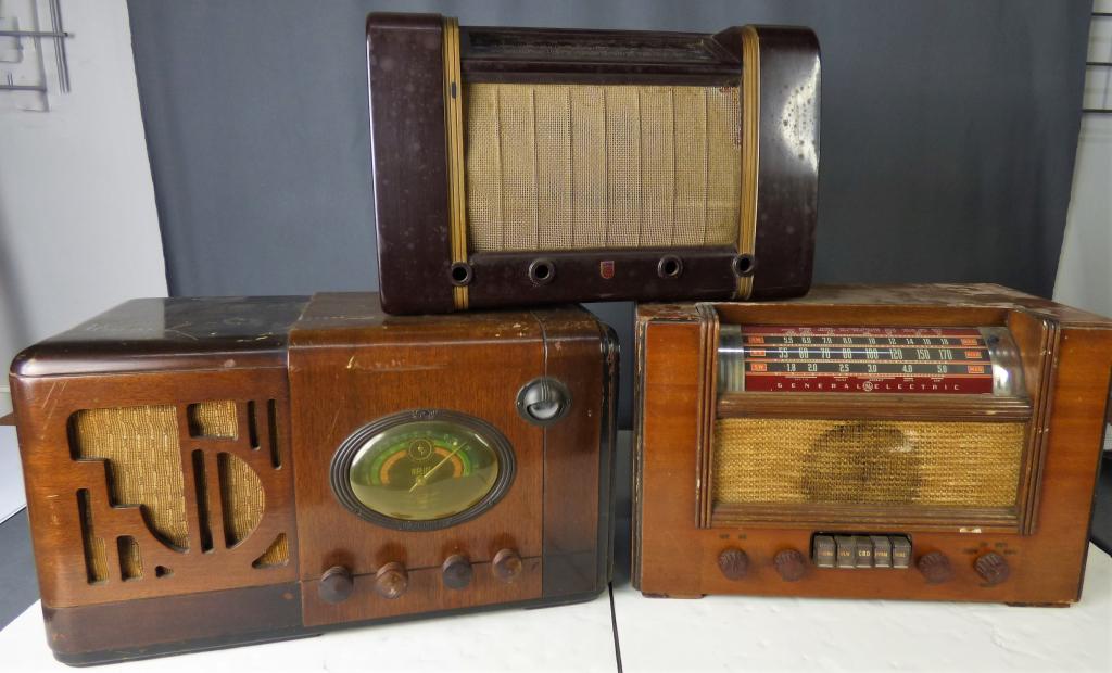 Lot of 3 Vintage Tube Radios- Airline, GE & Philip (1 of 14)