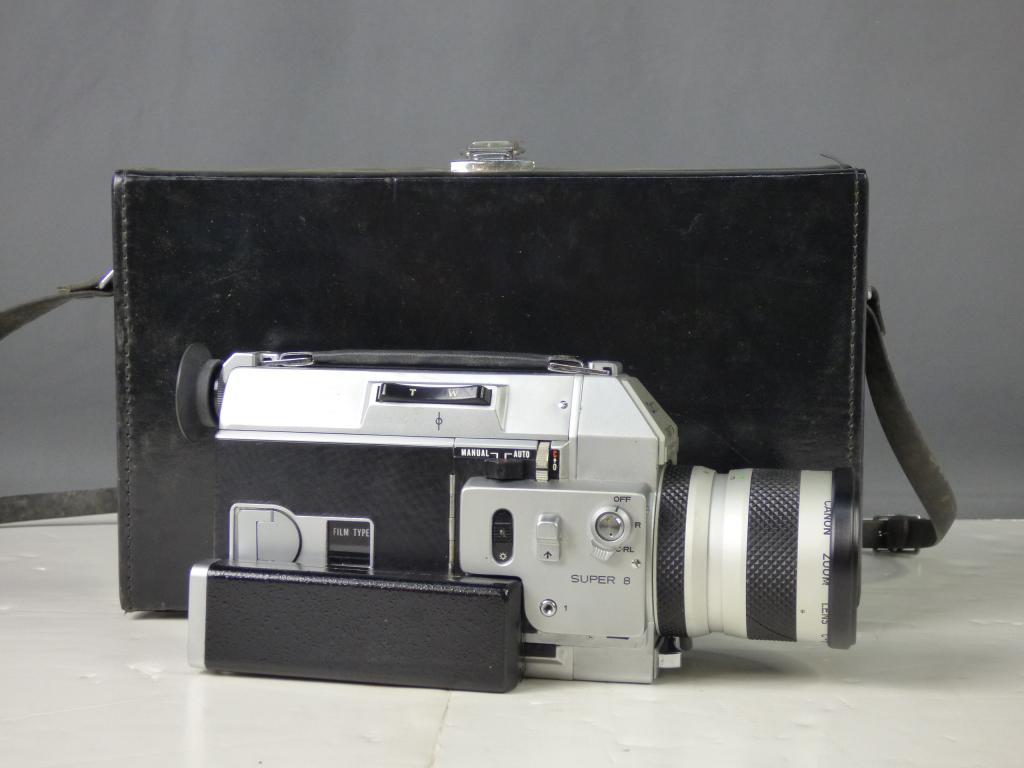 Canon AutoZoom 814 Super 8 Movie Camera (1 of 13)