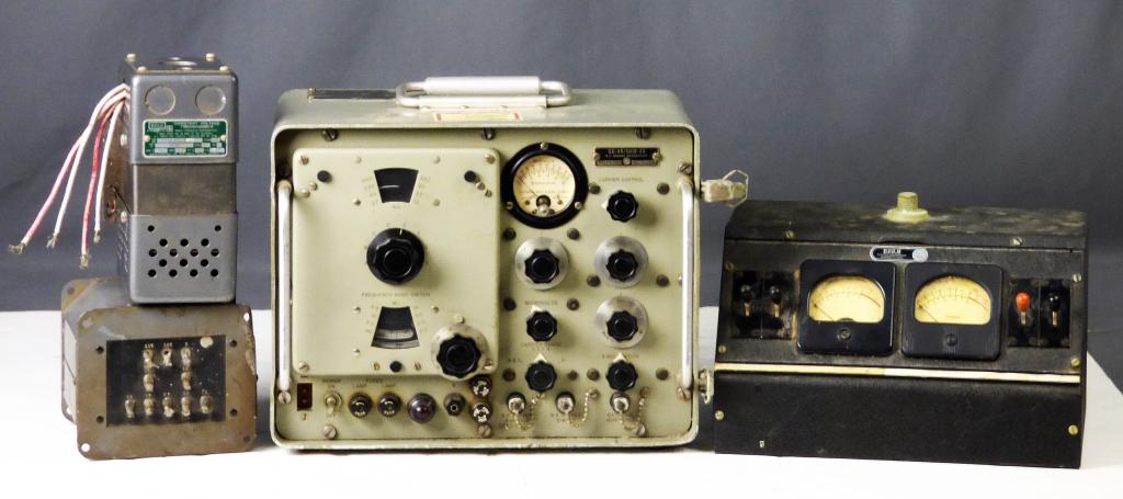 Vintage Navy Signal Generator & Testing Equipment (1 of 16)
