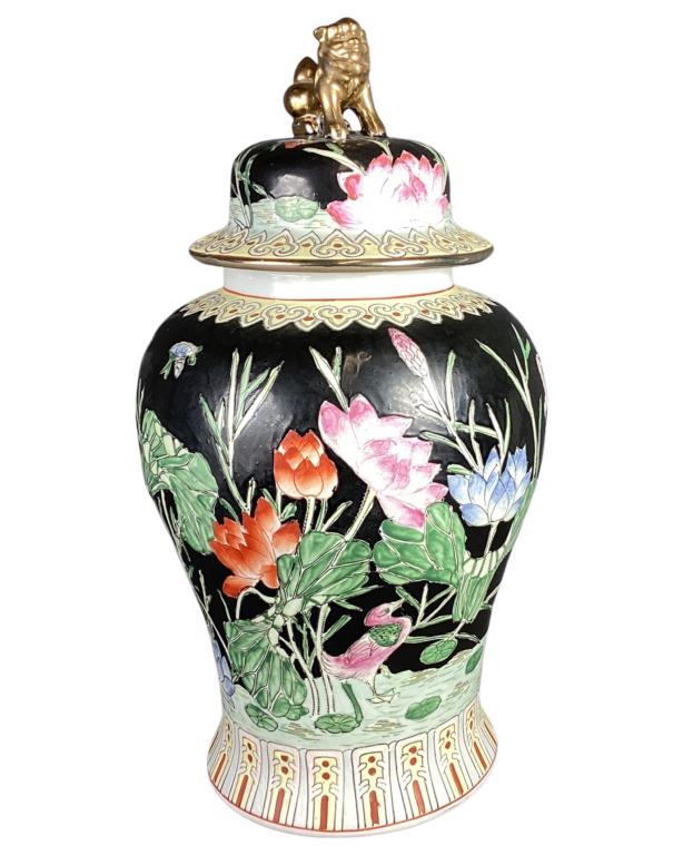Large Chinese Ginger Jar with Foo Dog Lid (1 of 7)