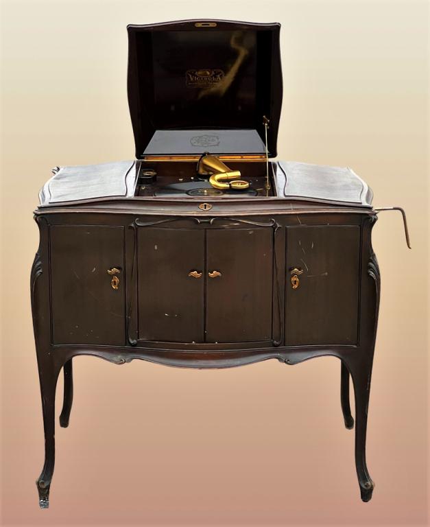 Victor Victrola VV-330 Phonograph/ Record Player (1 of 12)