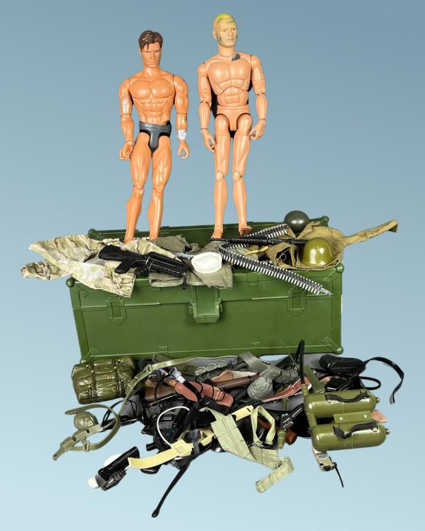 Vintage Gi Joe Action Figures W/ Footlocker & Rifs
