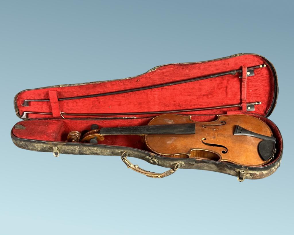 Antique Carlo Bergonzi Stradivarius Violin (1 of 7)