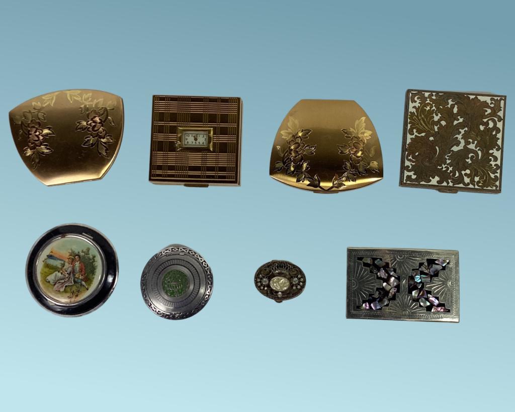 Assortment of Vintage Ladies Compacts (1 of 10)
