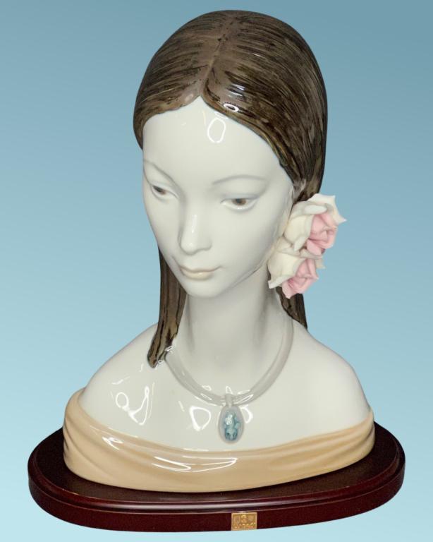 Lladro "Maja" 4668 Porcelain Young Girl's Bust (1 of 7)