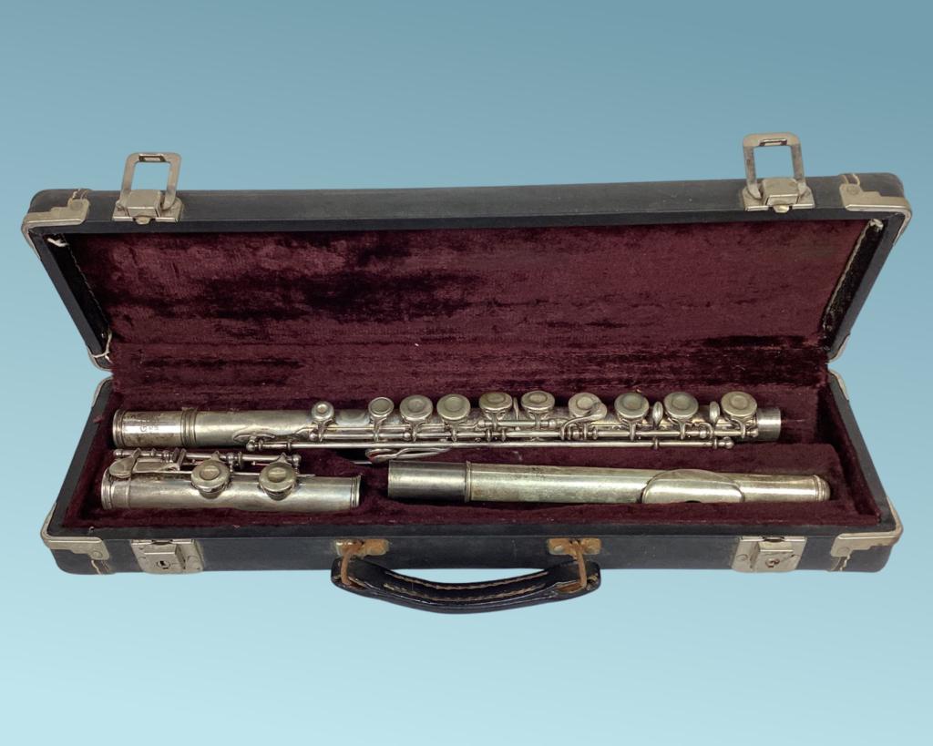 C.G. Conn Ltd Vintage Flute in Original Case (1 of 8)