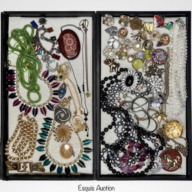 Vintage Costume Jewelry incl Coro: Group of Vintage Costume Jewelry including Coro. Appear to be in good overall condition, some might be as found.