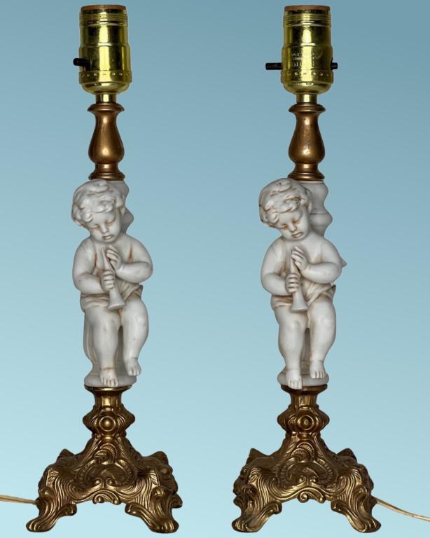 / Pair of Vintage Boudoire Lamps w Cherubs/ Putti (1 of 3)