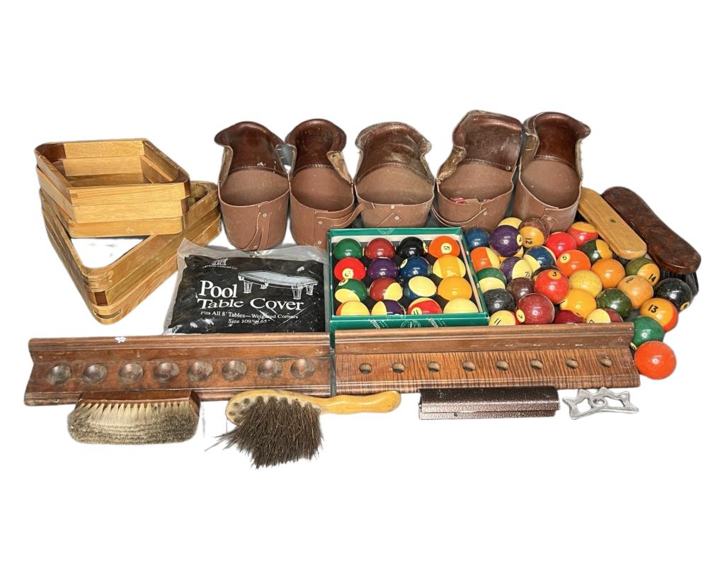Vintage Billiard Table/ Pool Balls/ Pockets & Acce (1 of 10)