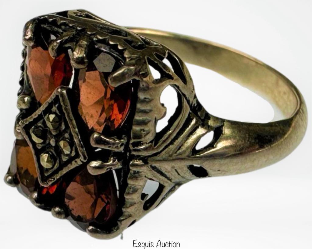 Sterling Silver Vintage Ladies Ring w/ Garnet: Sterling Silver Vintage Ladies Ring with Garnet Stones. Size- 8. Good Condition.