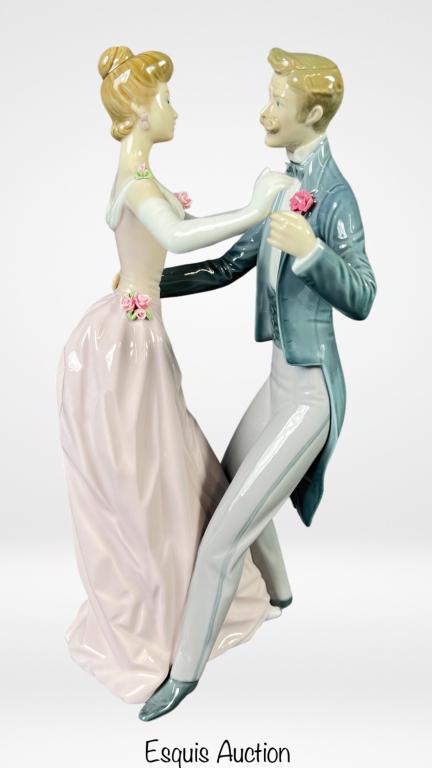 Lladro "Anniversary Waltz" Dancing Couple Figurine (1 of 6)