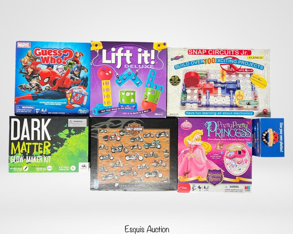 Lot of Board Games, Toys and Puzzles (1 of 12)