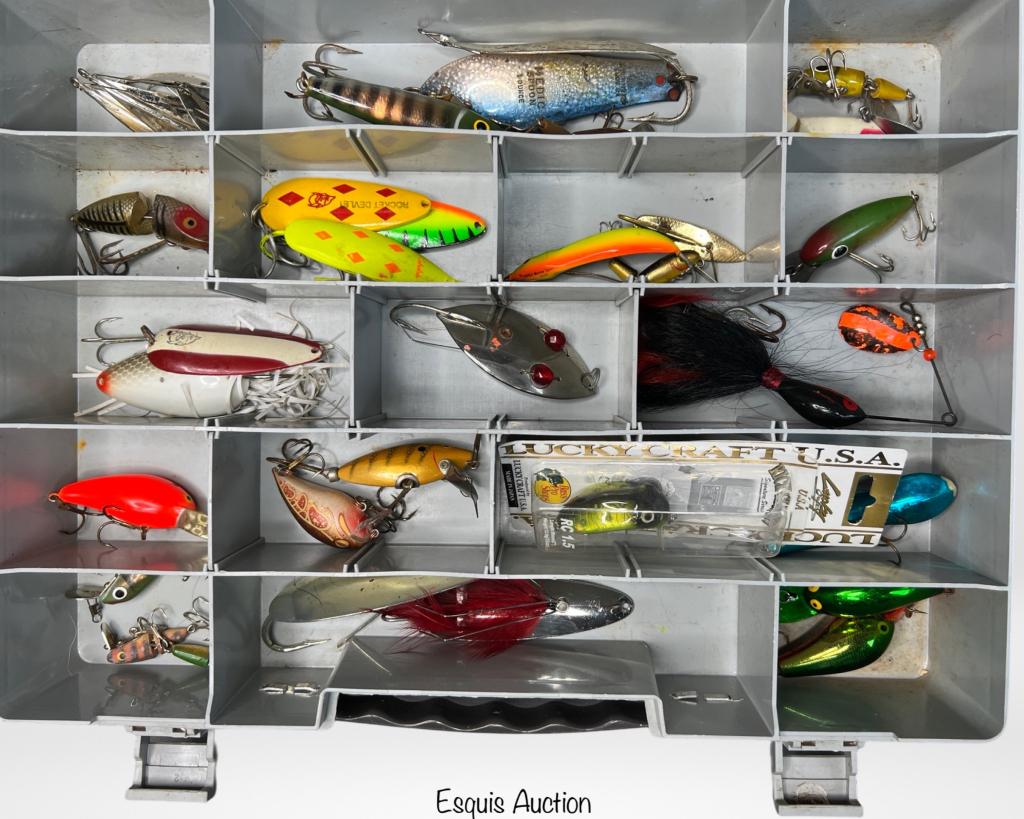 Vintage Fishing Tackle Box w/ Lures & Accessories: Vintage Fishing Tackle Box w/ Lures & Accessories