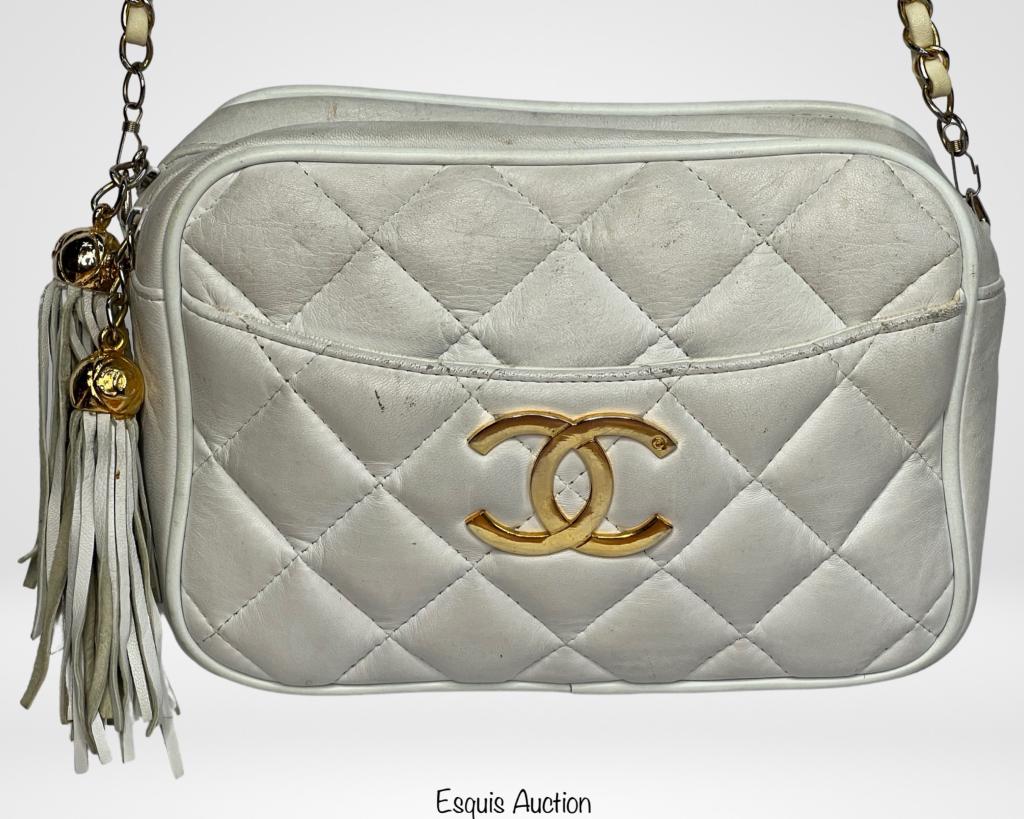 Chanel- White Quilted Tassel Purse/ Handbag/ Bag (1 of 7)
