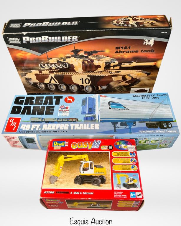 Mega Blocks Abrams Tank & 2 Model Kits (1 of 5)