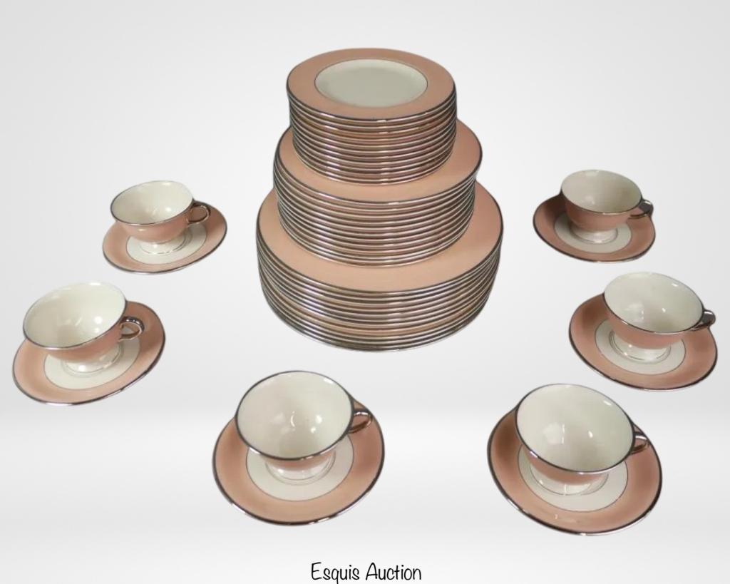 Pickard China Coral Mist Dinner Set Service for 12 (1 of 5)