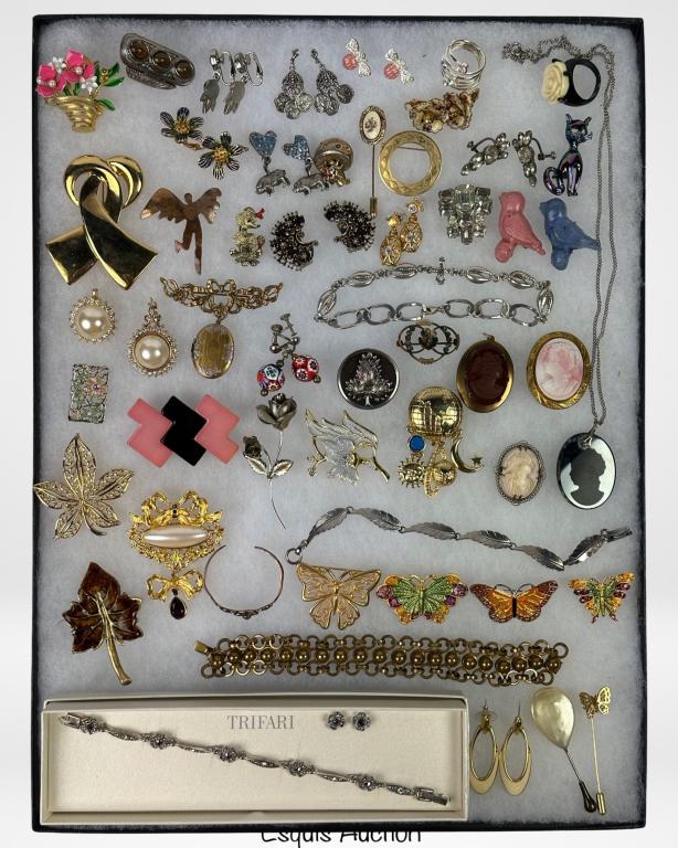 Vintage Costume Jewelry incl Trifari, Cameo, Cryst: Vintage Costume Jewelry incl Trifari, Cameo, Crystals. Some Gold Filled. All are in good condition.