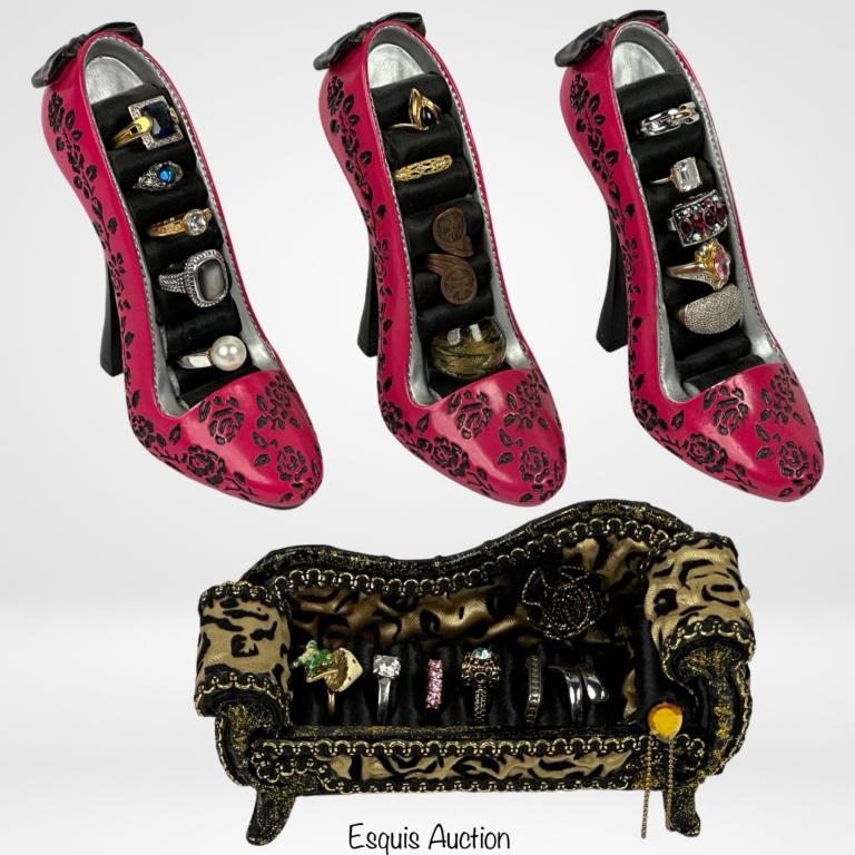 Ladies Rings on Fancy Ring Stands (1 of 3)