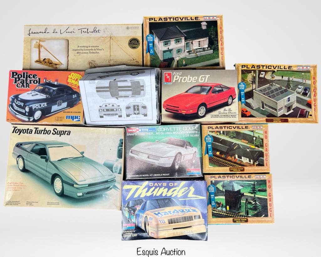 Vintage Plastic Model Kits- Racing Cars, Train Bui (1 of 9)