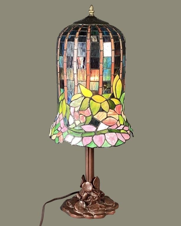 Tiffany Style Stained Glass Table Lamp (1 of 4)