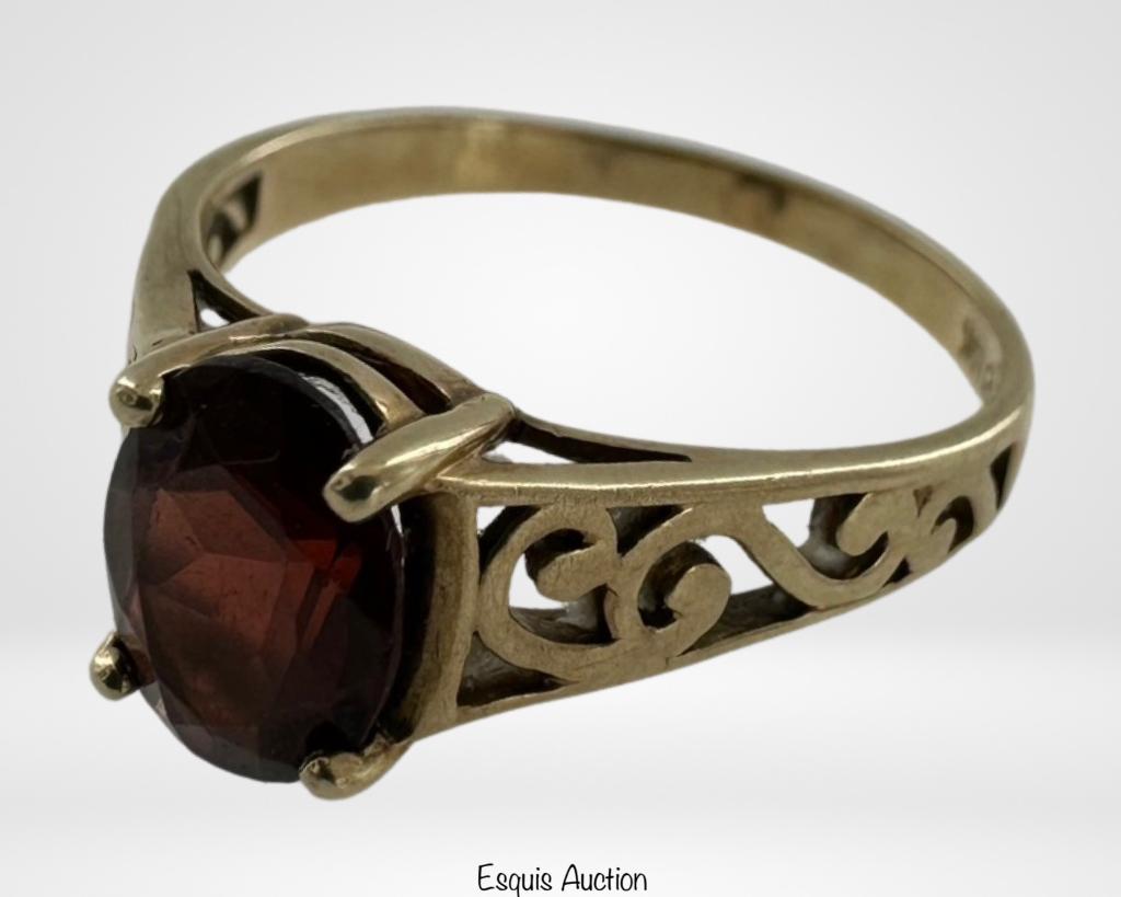 10k Gold Ladies Ring with Garnet (1 of 4)