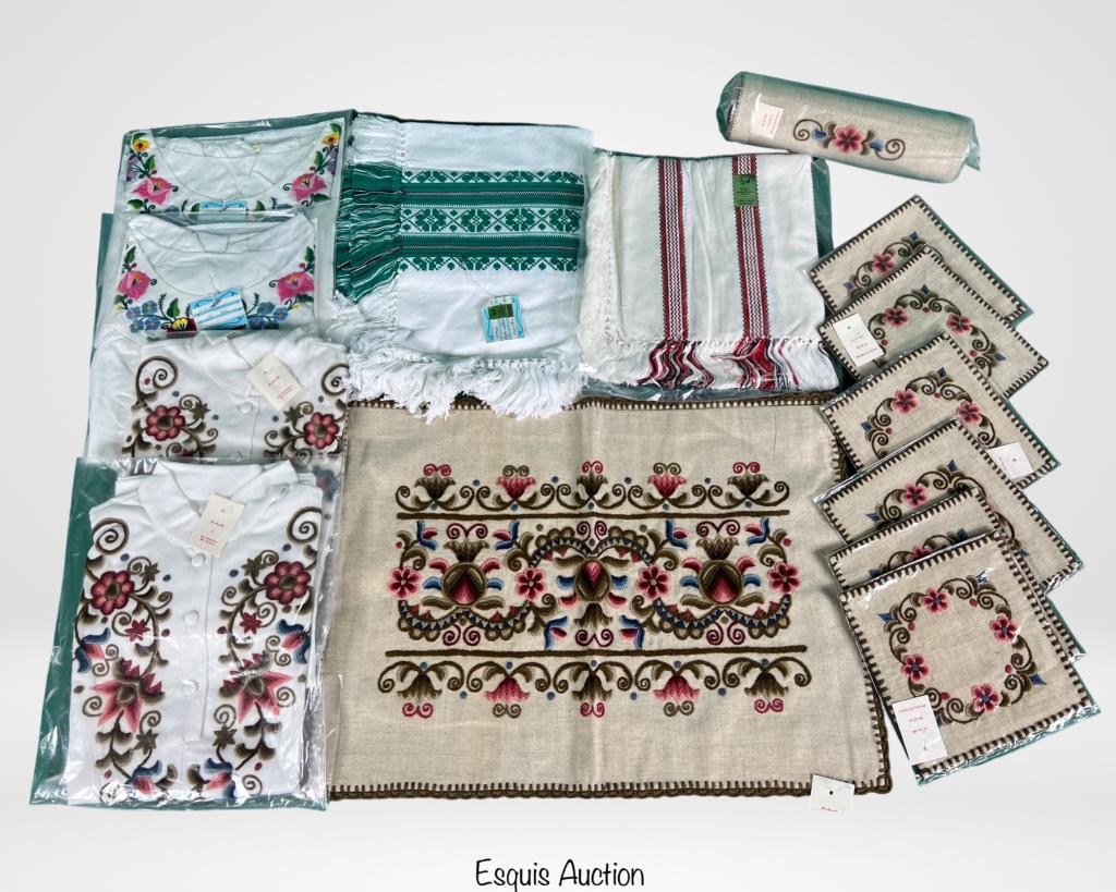 Hungarian Kalocsa Folk Embroidered Blouses, Tablec (1 of 7)