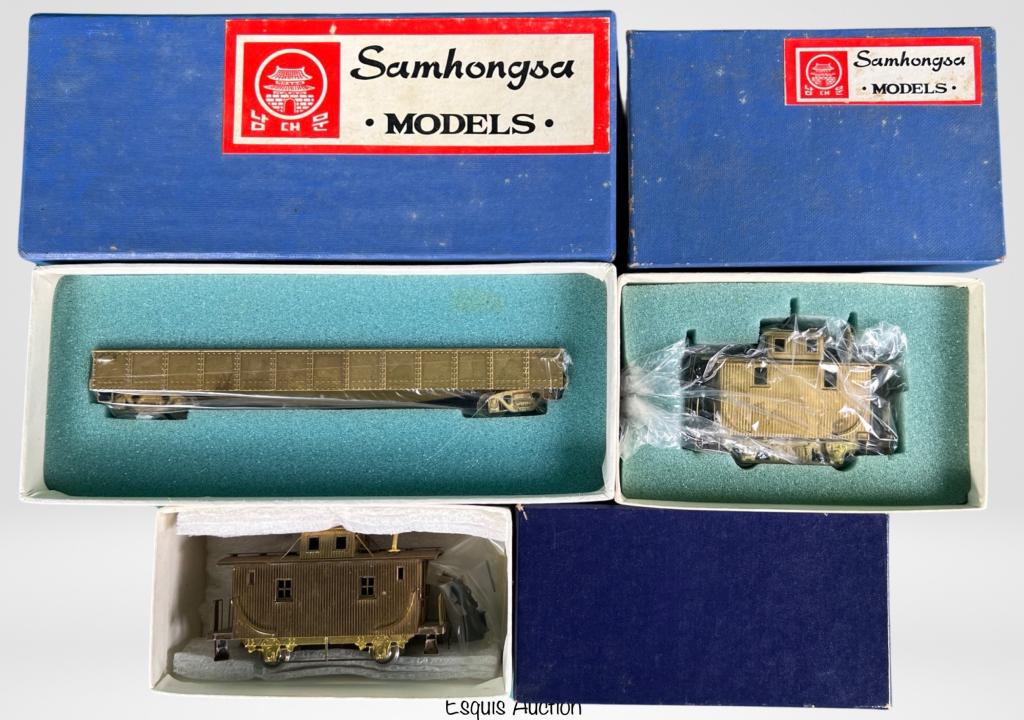 Vintage Brass Samhongsa RR Train Car Models (1 of 3)