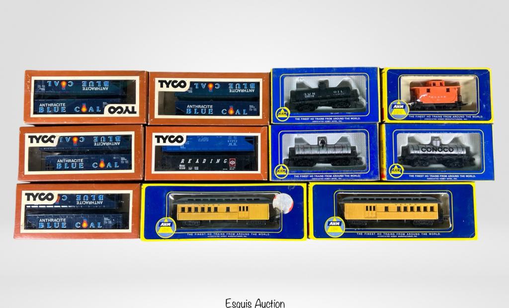 Vintage Tyco & AHM RR Railroad Train Car Models HO (1 of 5)