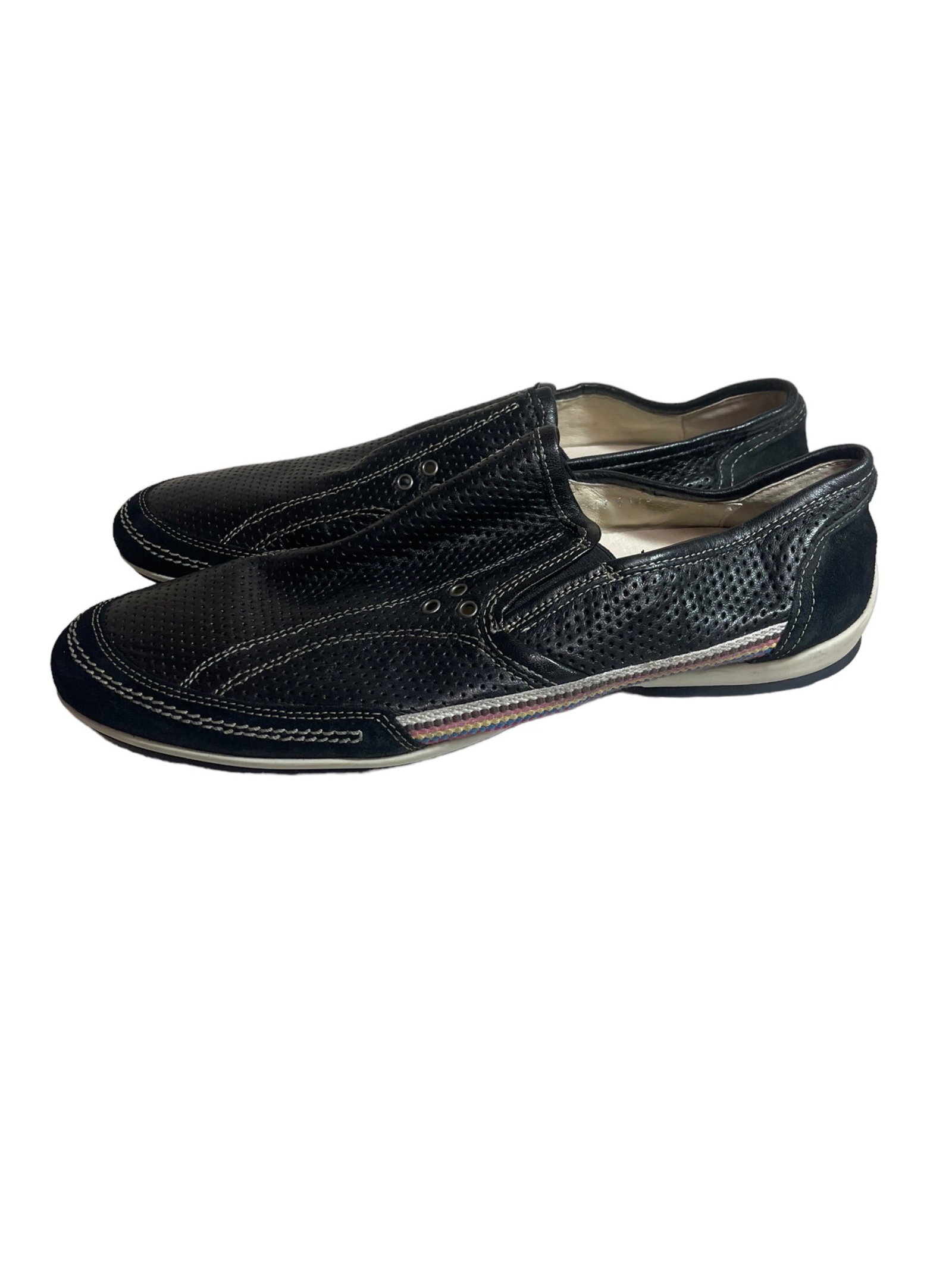 BACCO BUCCI MEN'S KILKUTS SLIP-ON SZ 11 1/2: BACCO BUCCI MEN'S KILKUTS SLIP-ON MADE IN ITALY LEATHER,SIZE 11 1/2 BACCO BUCCI THE KILKUTS SLIP ON IS PROOF WITH PERFORATED LEATHER UPPER,COLORFUL TEXTILE TRIM AND UNIQUELY TEXTURE OUTSOLE.Good Condi