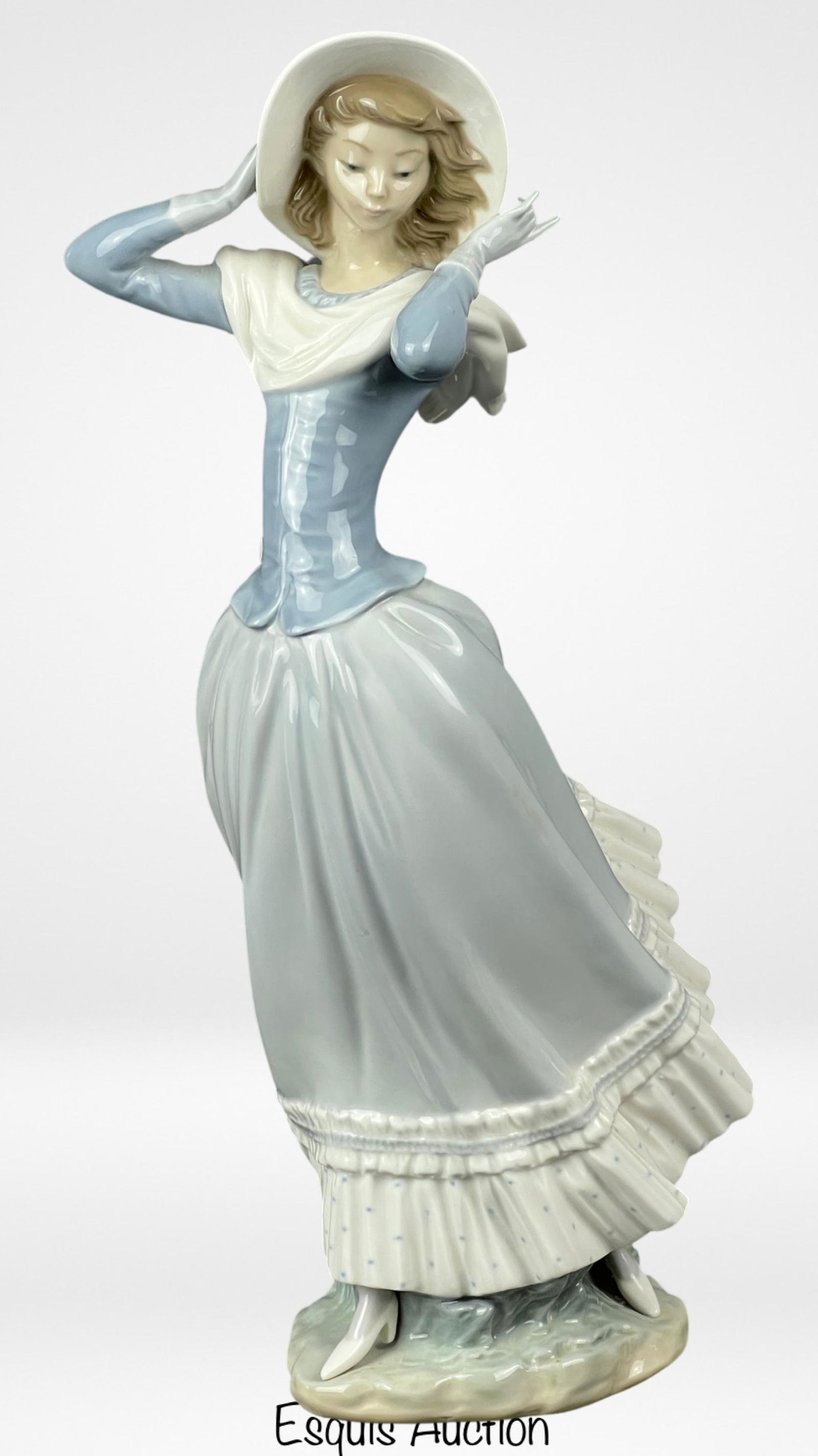 Lladro- "Spring Breeze" 4936 Porcelain Figurine (1 of 4)