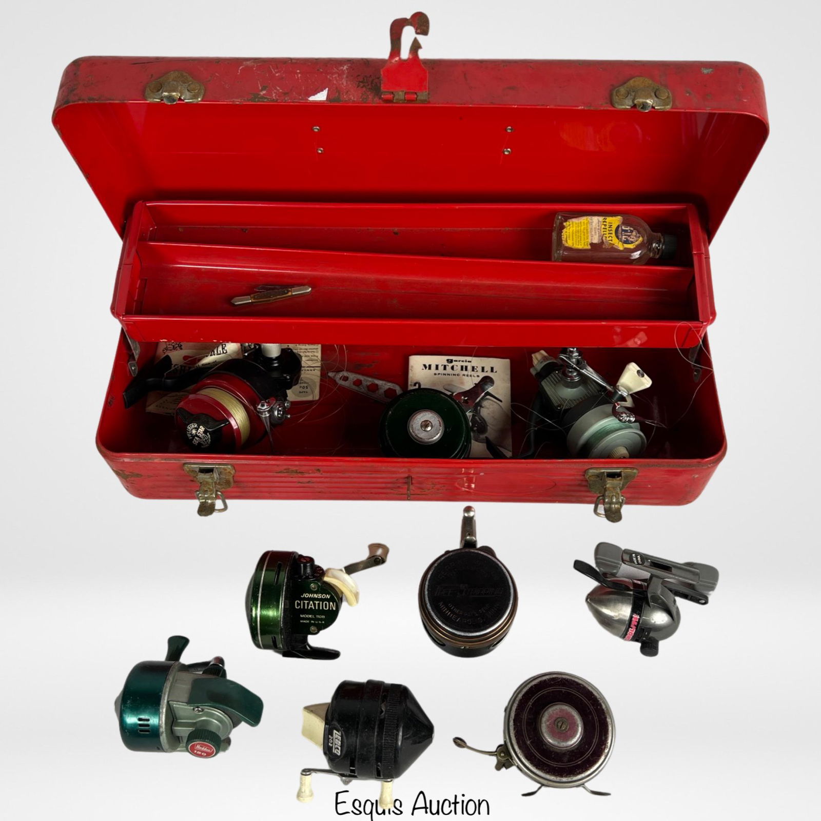 Lot of Fishing Reels in Tackle Box (1 of 6)
