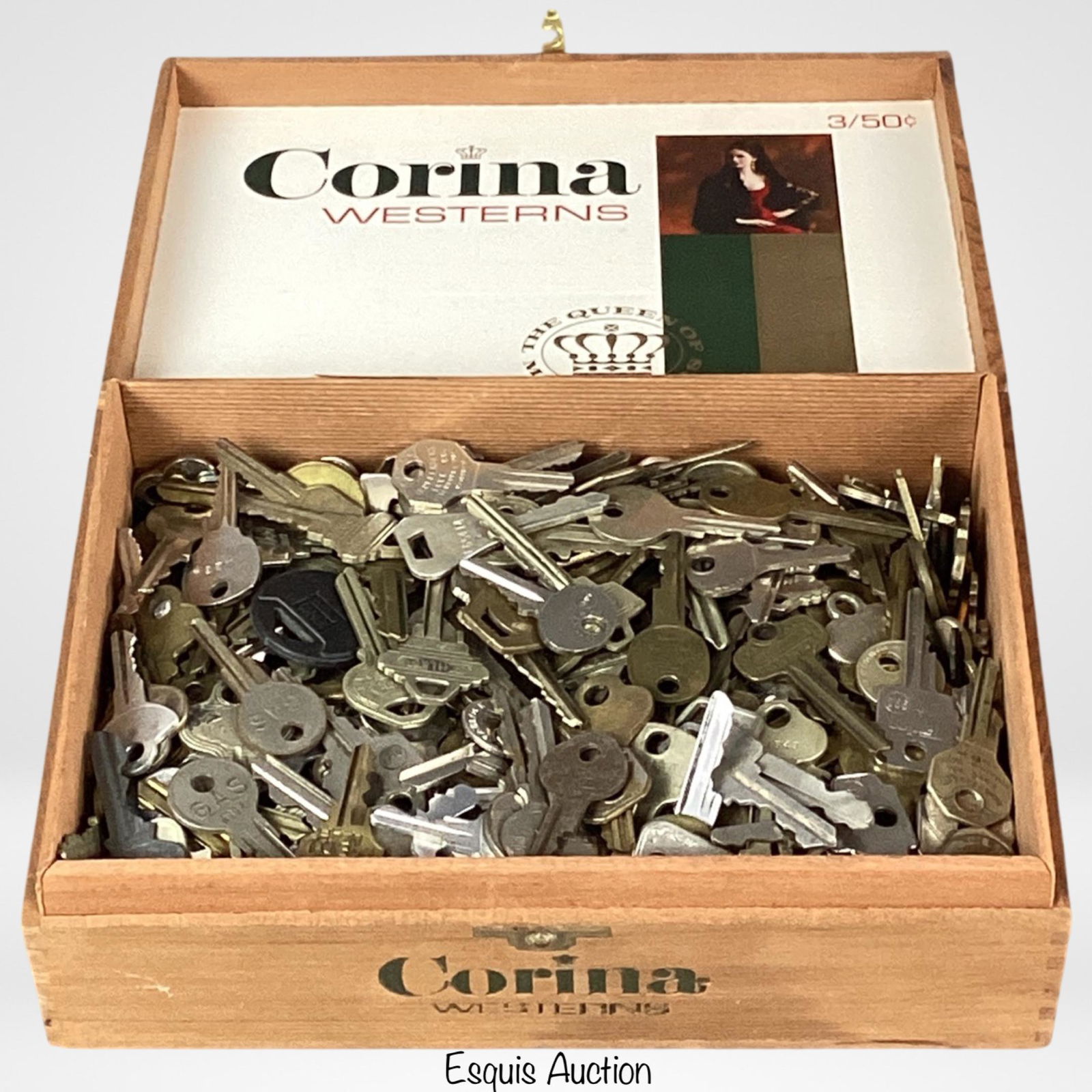 Over 8 lbs of Vintage Keys in Cigar Box: Over 8 lbs of Vintage Keys in Cigar Box