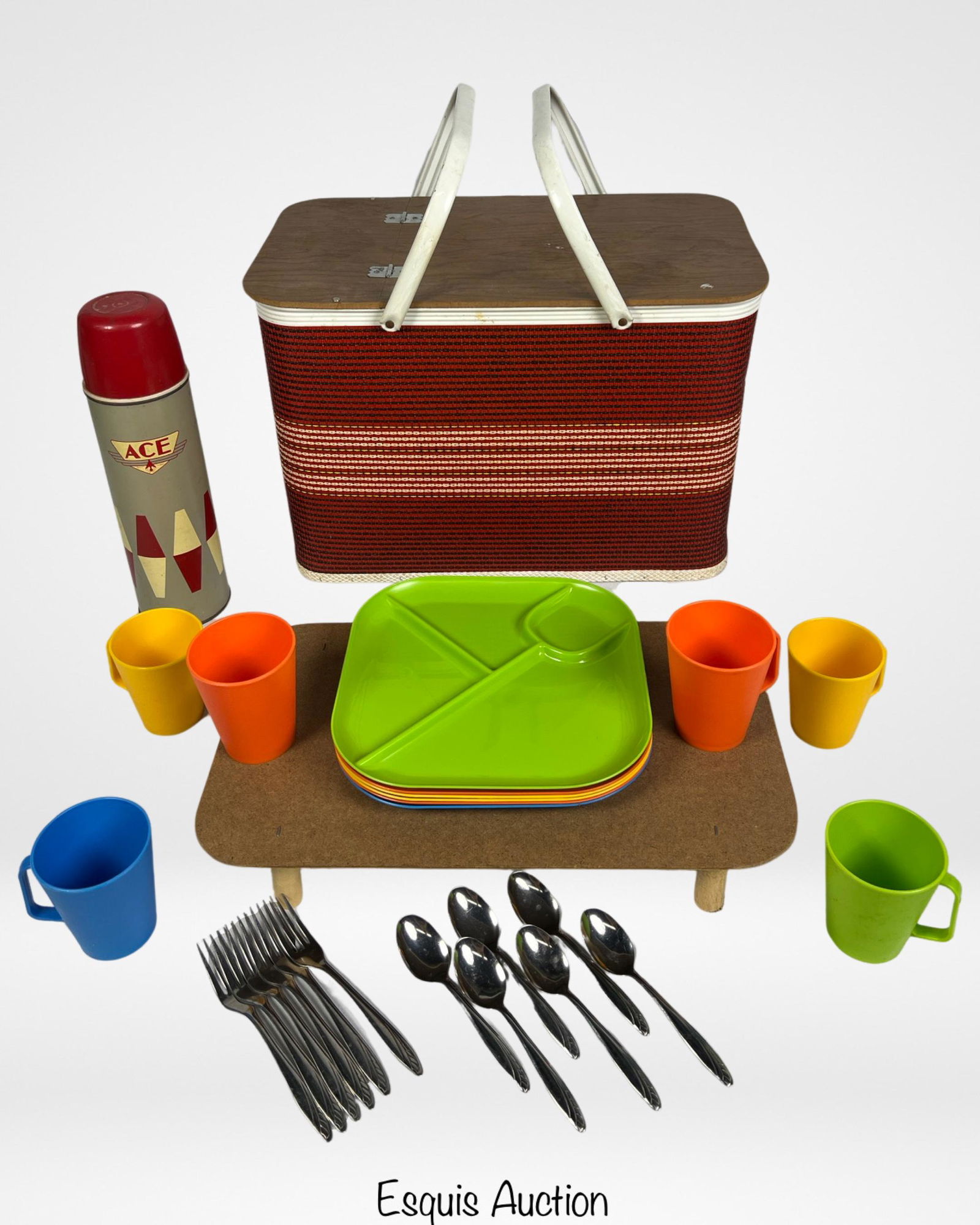 1950's Vintage Redmon USA Picnic Basket & Ace Ther (1 of 8)