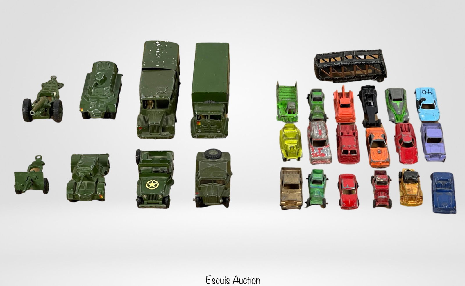 Vintage Dinky Die-Cast Vehicles & Tootsie Toys Car (1 of 5)