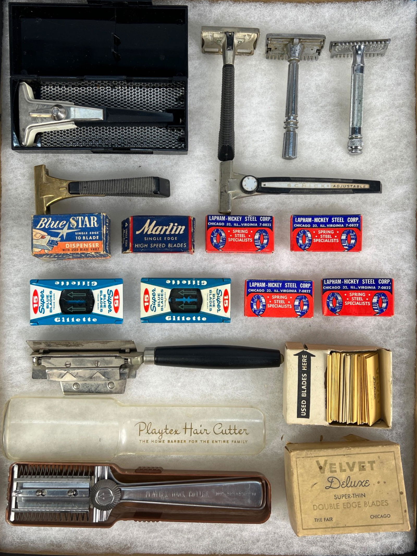 Group of Vintage Razors & Razor Blades- Gillette, (1 of 3)