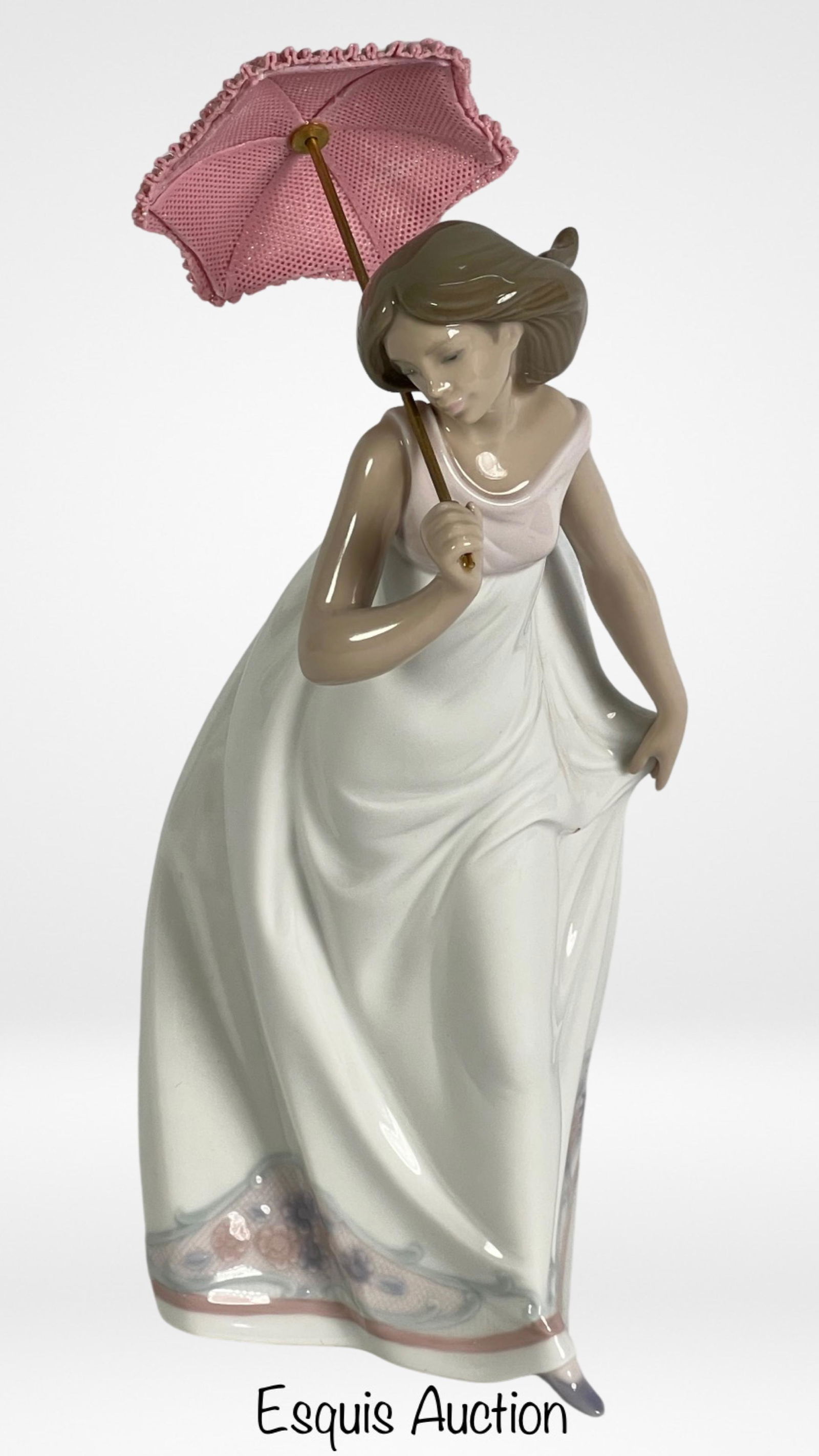 Lladro- Afternoon Promenade 7636 Figurine (1 of 8)
