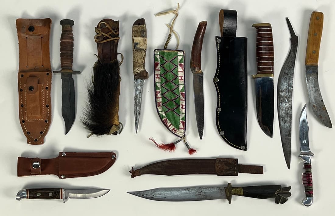 Lot of Vintage Hunting & Fishing Knives (1 of 5)