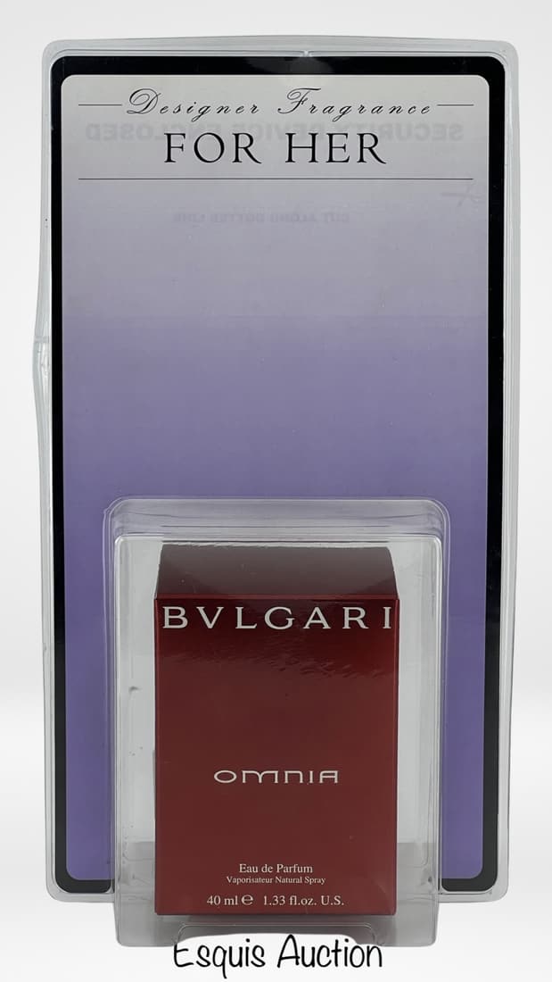 Bvlgari Omnia Lady's Perfume Spray 40ml Sealed: Indulge in the captivating allure of Bvlgari Omnia, a 40ml Eau de Parfum Spray designed exclusively for women. This exquisite fragrance comes in a brand new and sealed box