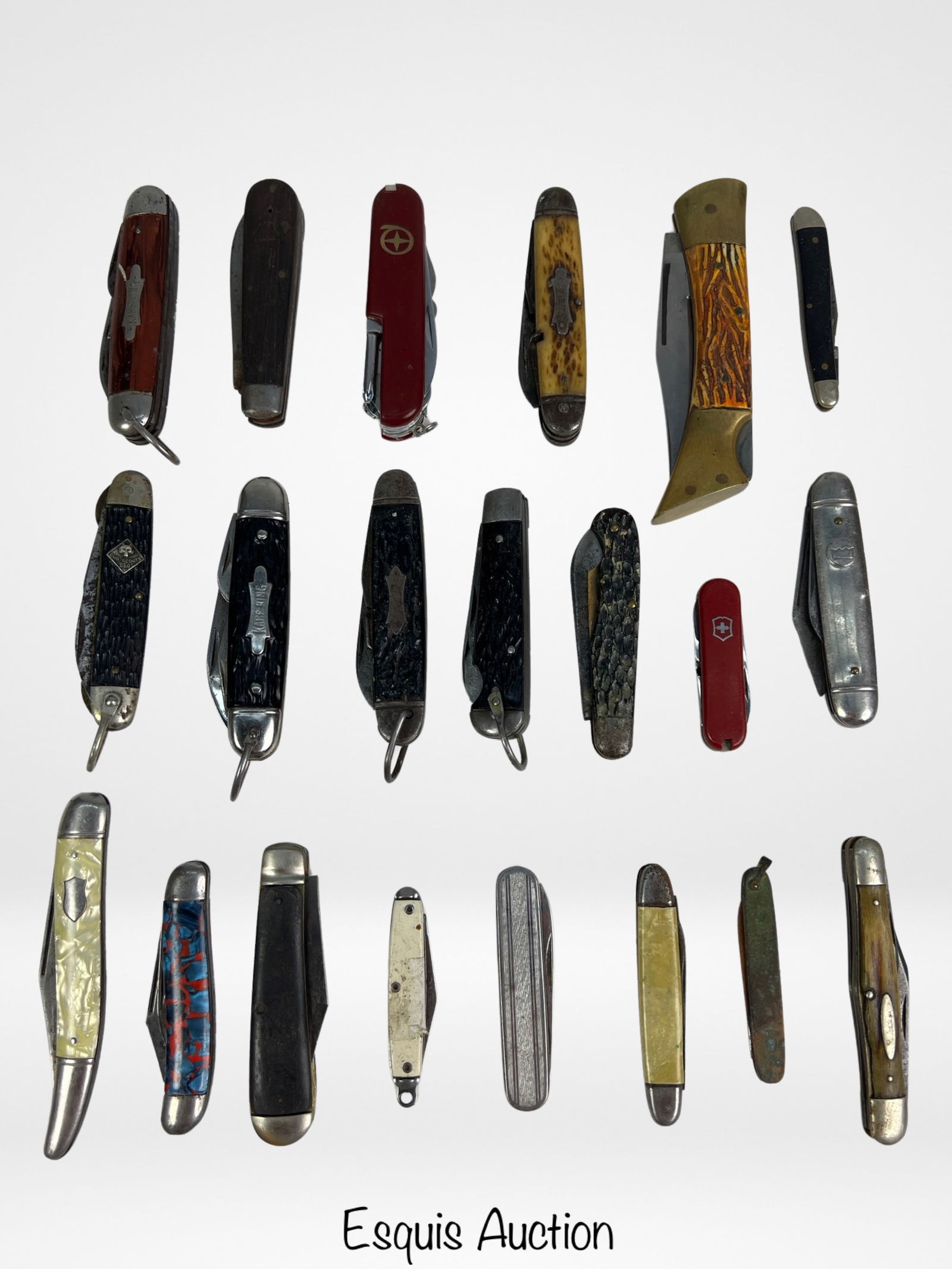 Group of Vintage Pocket Knives (1 of 3)